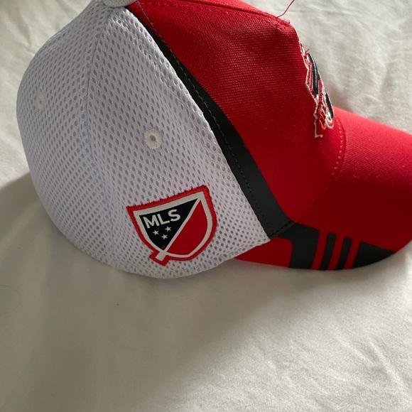 Toronto fc kids hat - Picture 2 of 3